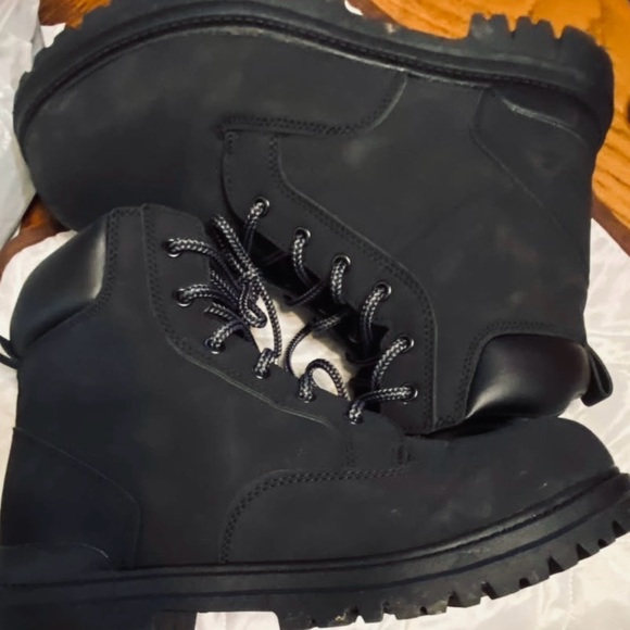 Ozark Trail Black Men\'s Boots Size 10 1/2 Like New only tried them on